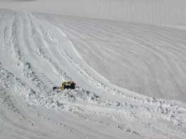 Snowcat on Farnham Glacier